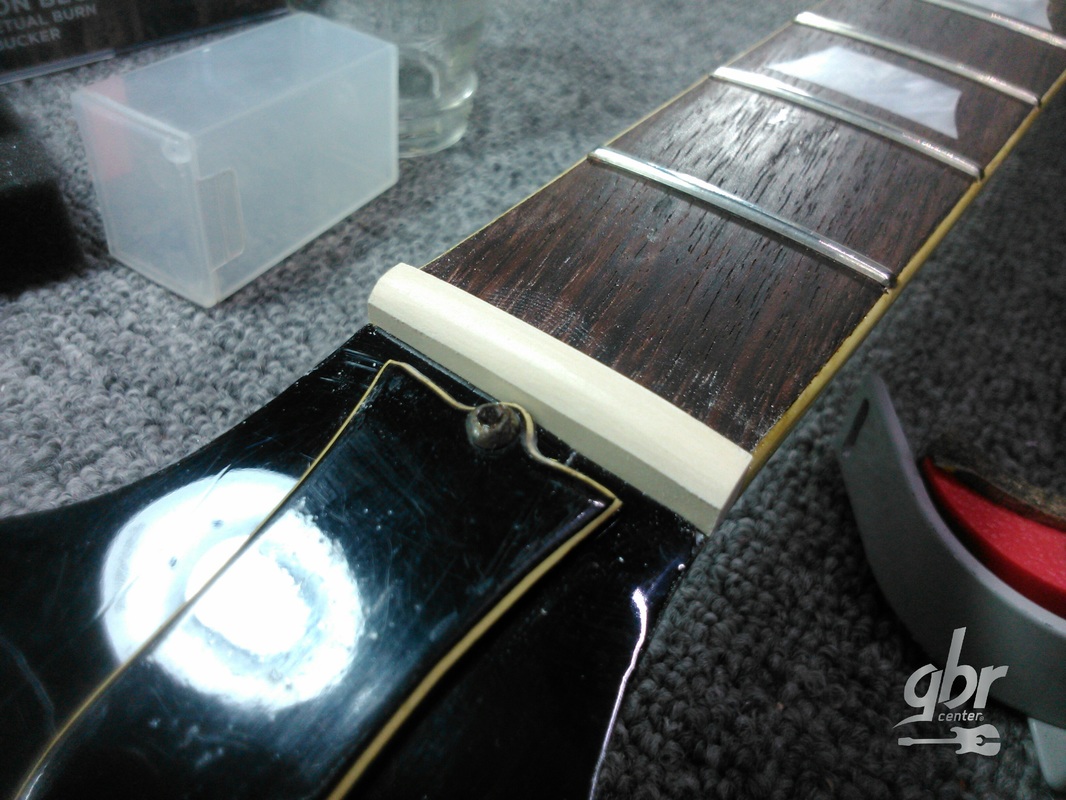 Gibson SG Special - Fabricación de cejilla