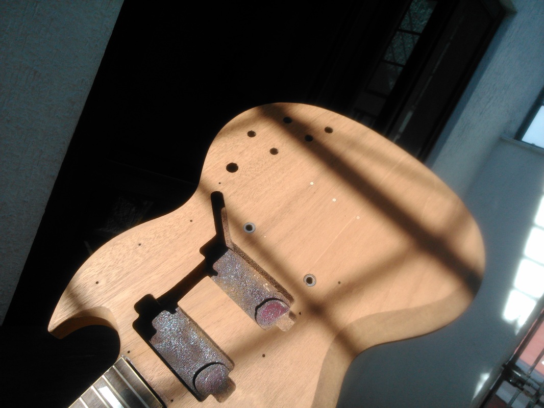 Pintura de Guitarra Gibson SG - Lijado Terminado
